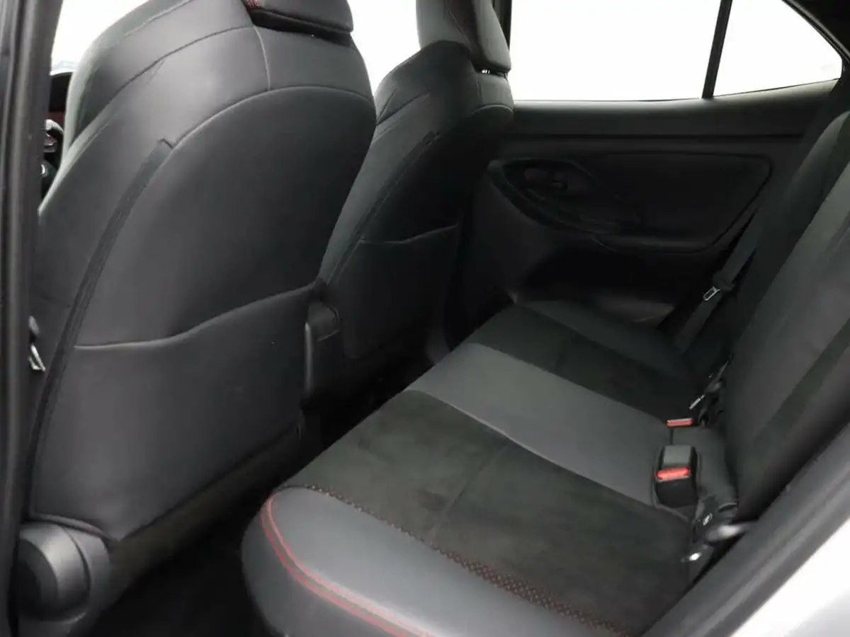 2023-toyota-yaris-cross-15-vvt-i-gr-sport-big-16