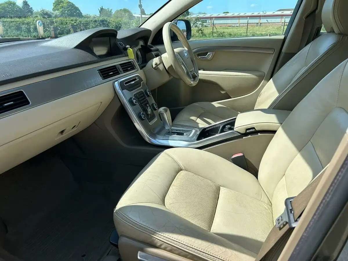 2011-volvo-xc70-24td-d5-se-lux-215bhp-geartronic-big-21