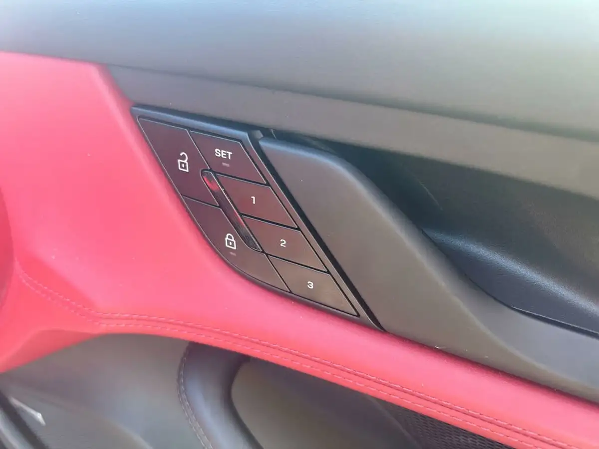 2023-porsche-taycan-e-turbo-big-49
