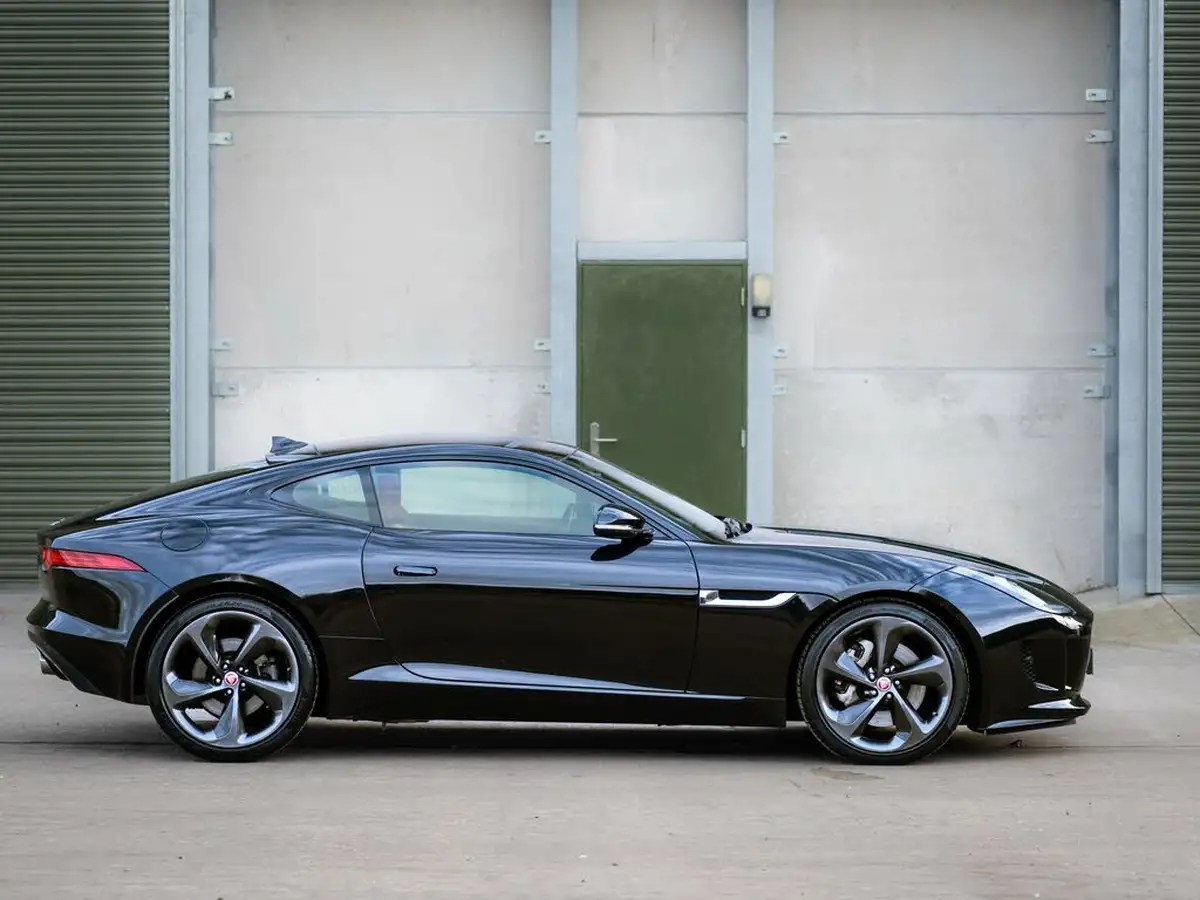 2015-jaguar-f-type-30-v6-coupe-quickshift-big-38