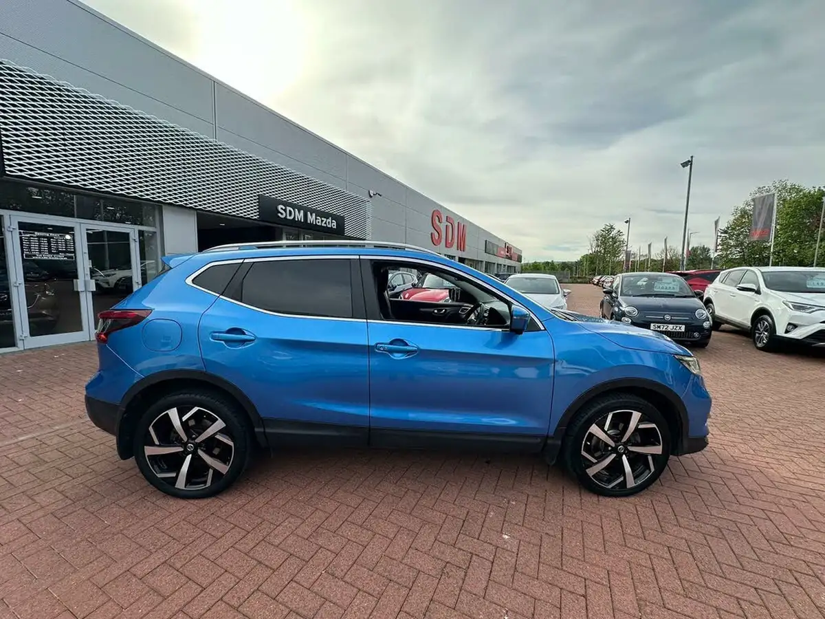 2019-nissan-qashqai-15dci-tekna-19in-alloysglass-roof-pack-dct-big-4