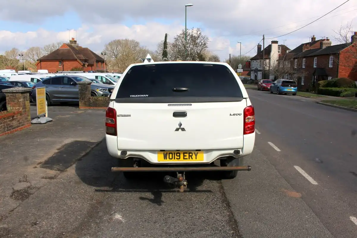 2019-mitsubishi-l200-24di-d-4life-eu6b-double-pickup-big-12
