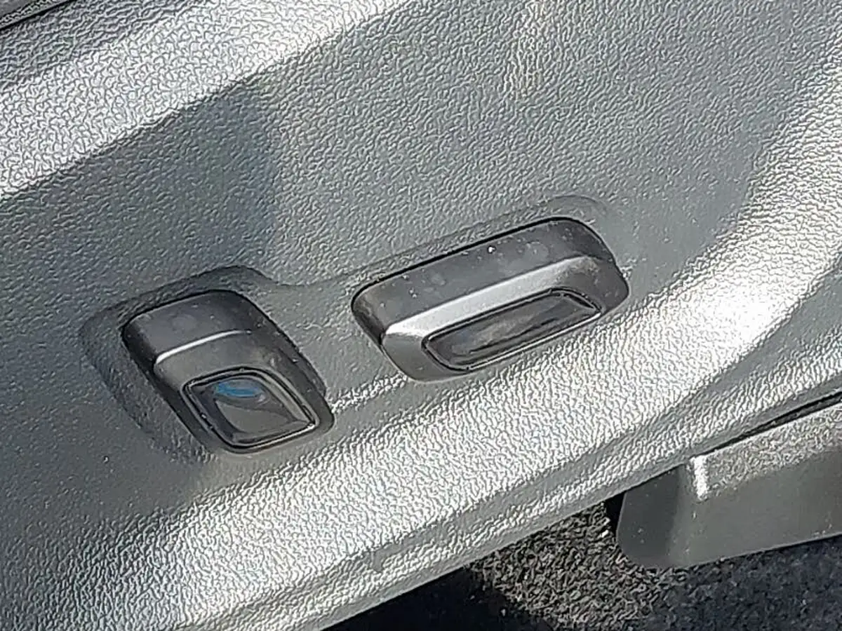 2024-mg-zs-suv-15-vti-tech-exclusive-big-13