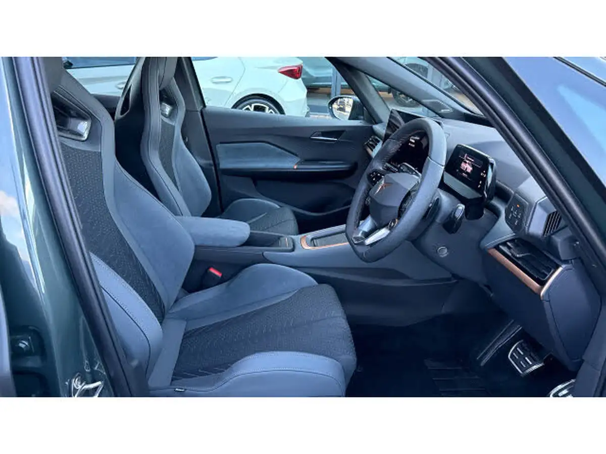 2025-cupra-born-e-vz-big-14