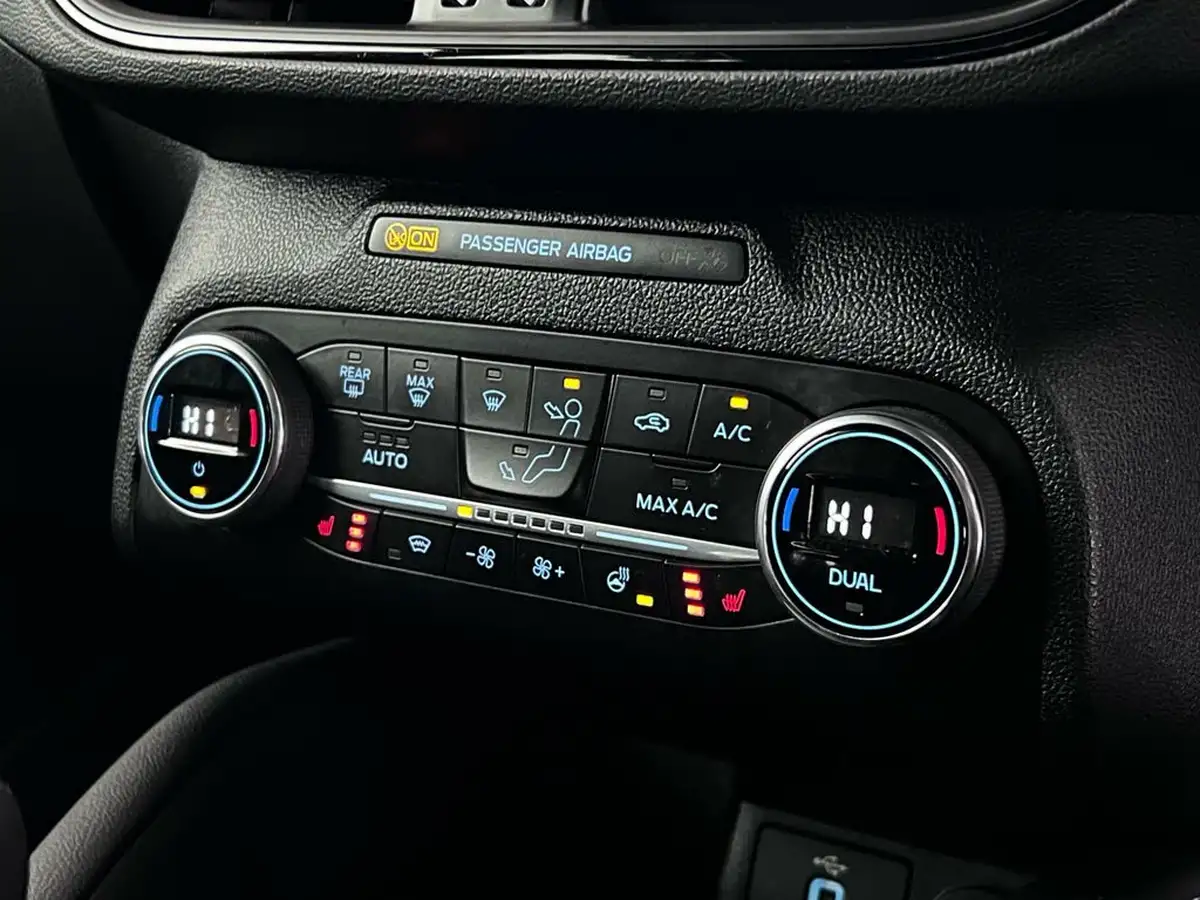 2020-ford-focus-23t-st-hatchback-big-31