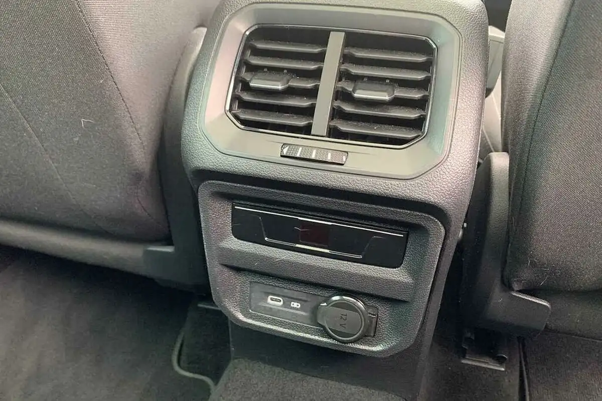 2022-volkswagen-tiguan-15-tsi-elegance-big-25