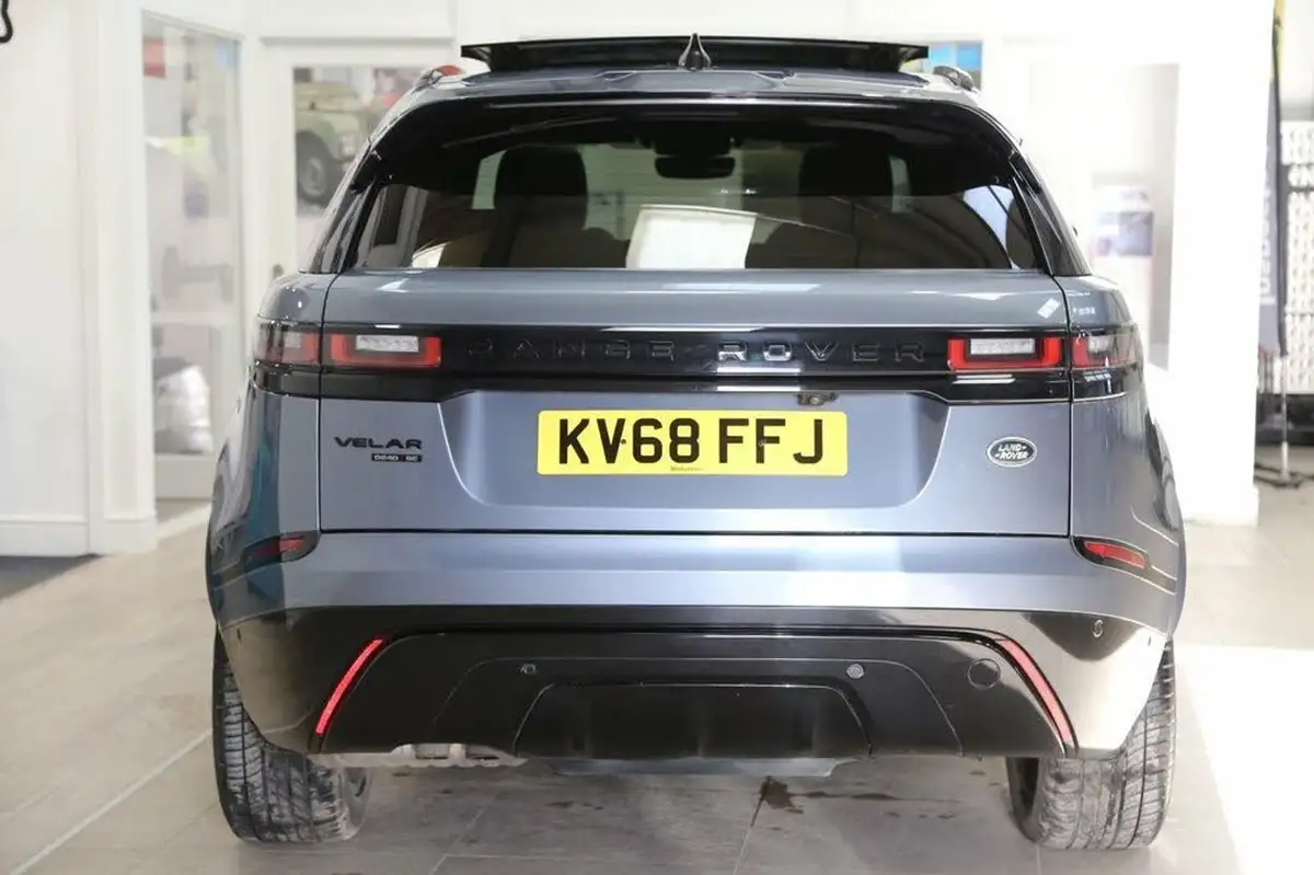 2018-land-rover-range-rover-velar-20-d240-r-dynamic-se-big-18
