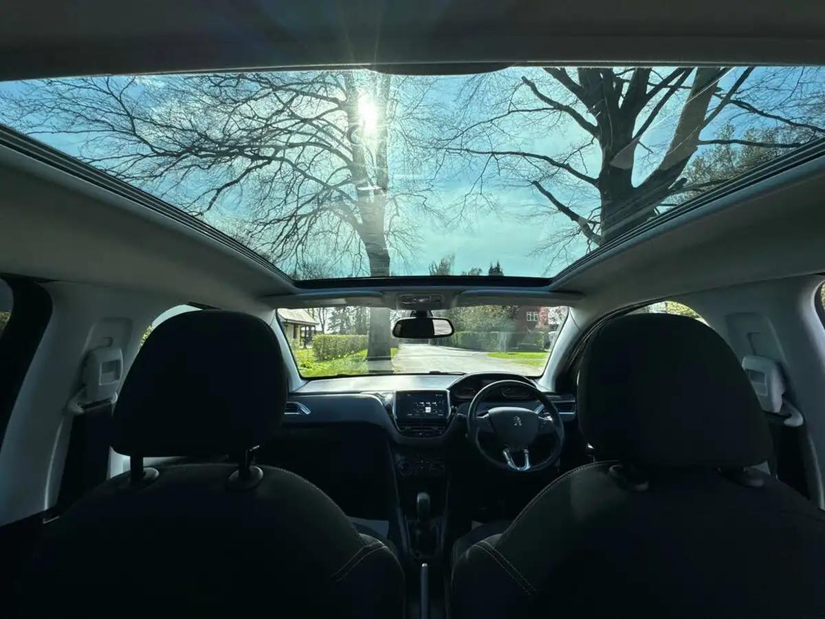 2018-peugeot-208-12-puretech-allure-premium-ss-big-31