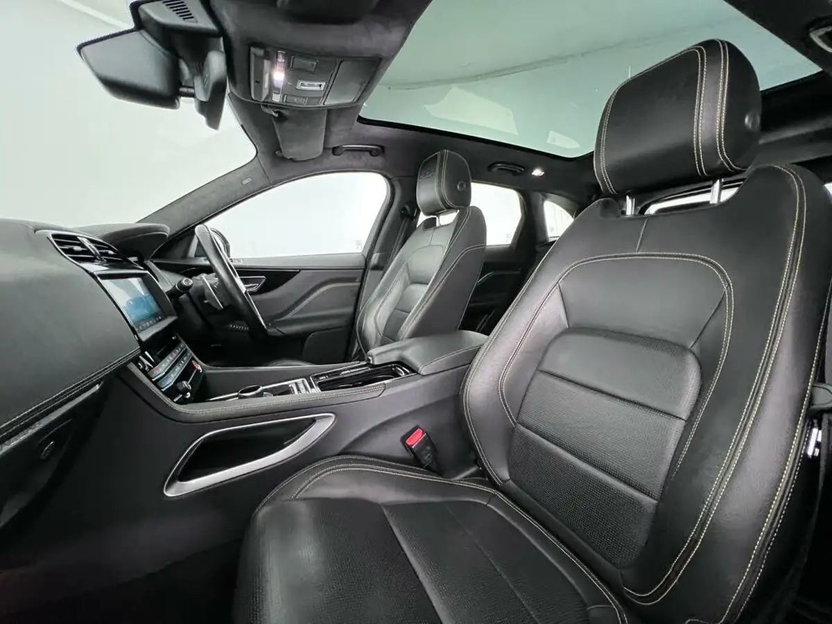 2020-jaguar-f-pace-20i-300-sport-big-17