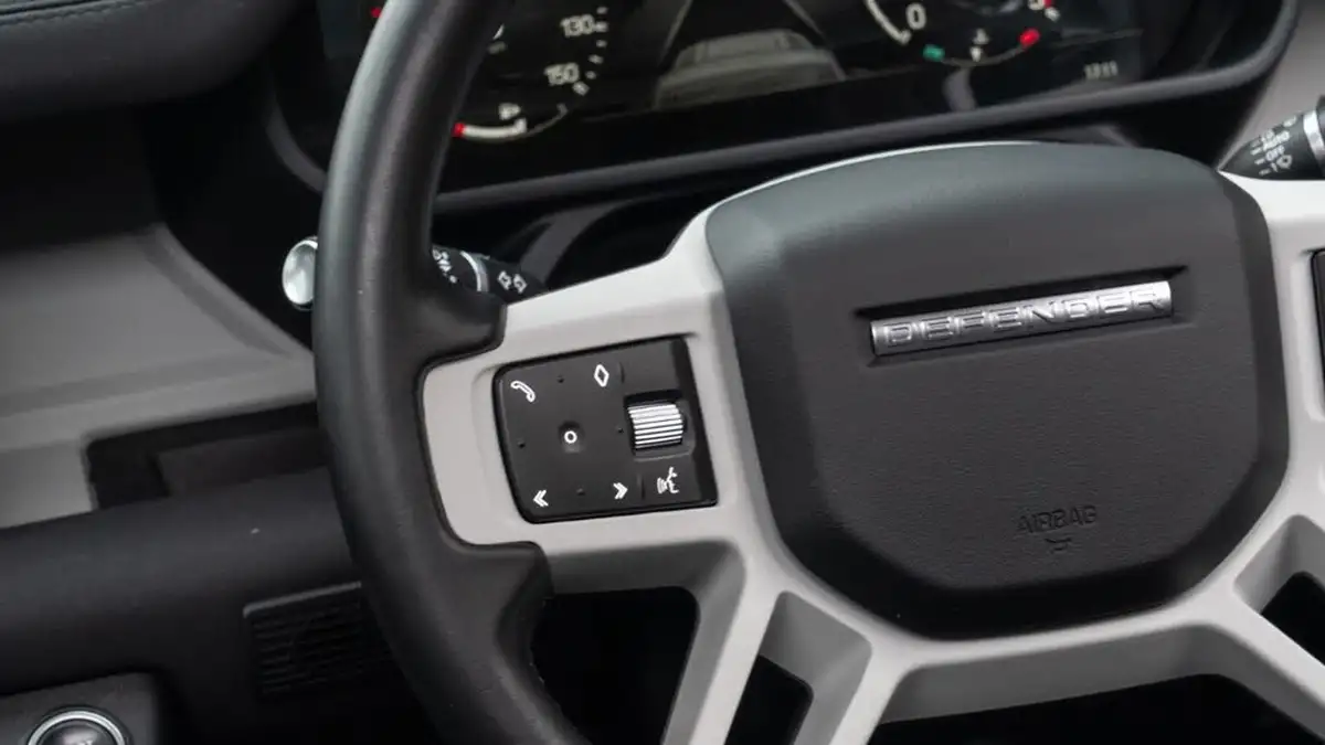 2022-land-rover-110-defender-30-d250-xs-edition-big-15