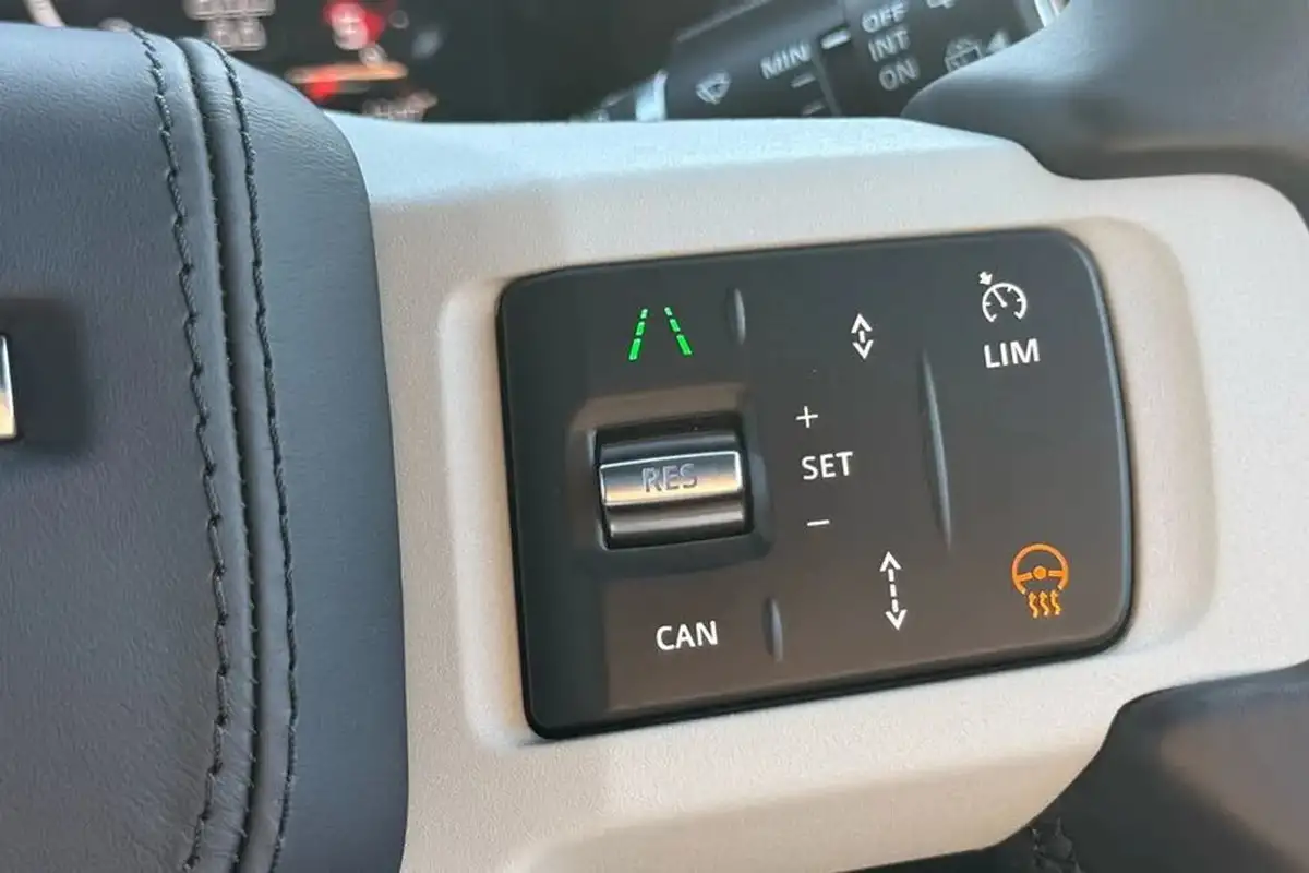2024-land-rover-110-defender-30-d300-x-dynamic-hse-big-32