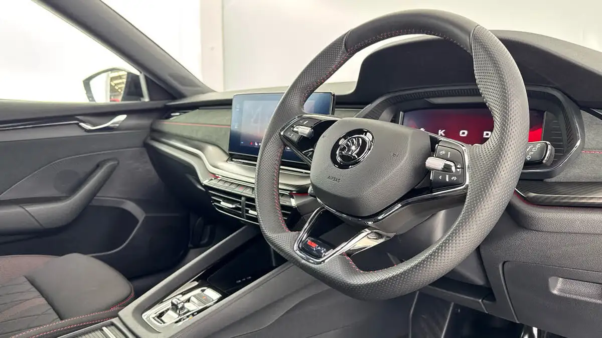2024-skoda-octavia-20-tsi-vrs-245ps-estate-dsg-big-8