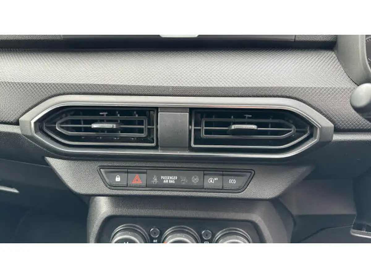 2022-dacia-sandero-big-11