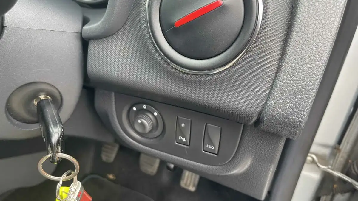 2019-dacia-sandero-stepway-09-tce-techroad-big-15