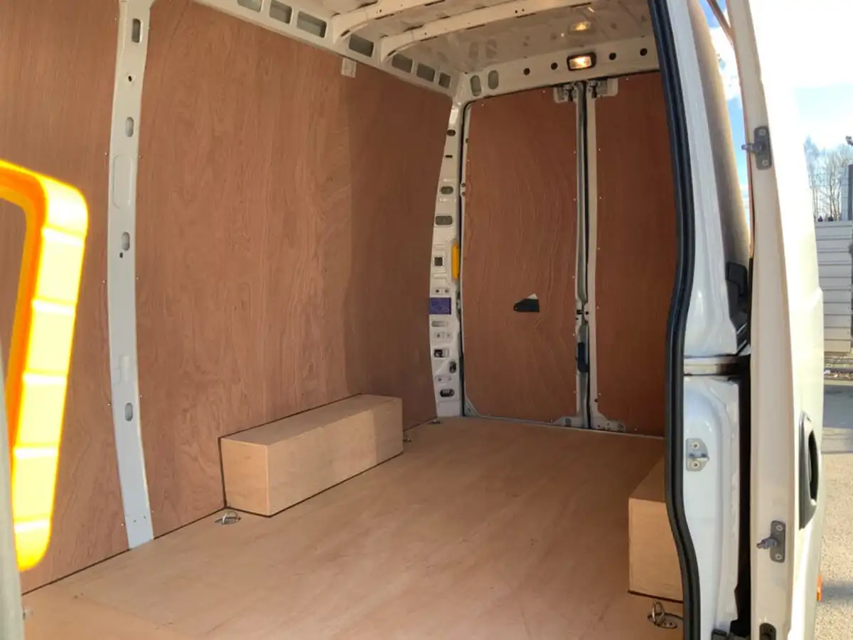 2023-iveco-daily-s-class-23td-35s14v-business-3520mm-h2-136pseu6dt-big-13