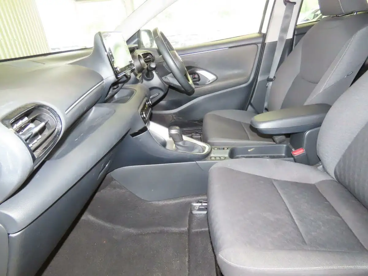 2021-toyota-yaris-15-vvt-i-design-big-4