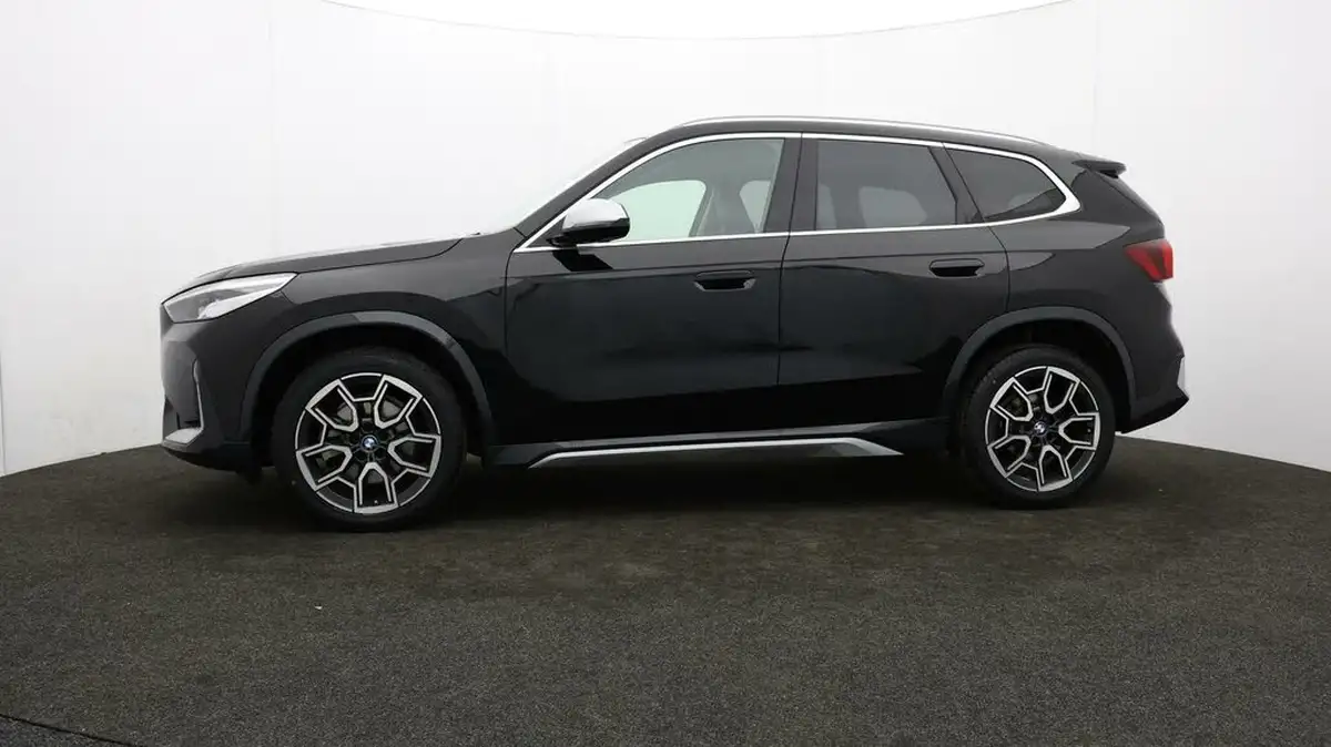 2022-bmw-x1-15-sdrive20i-xline-big-65