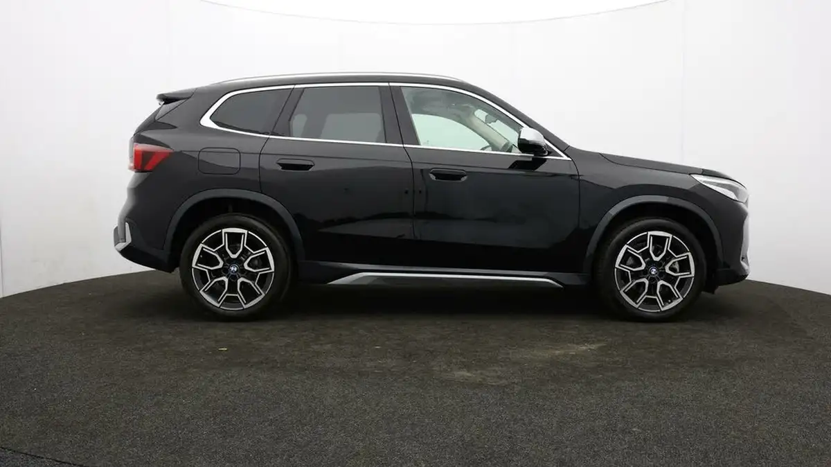 2022-bmw-x1-15-sdrive20i-xline-big-37