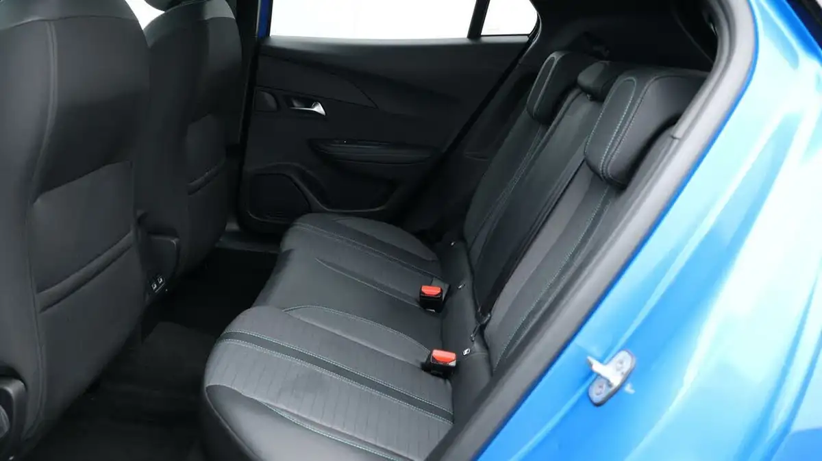 2022-peugeot-2008-suv-12-puretech-allure-premium-100bhp-big-16
