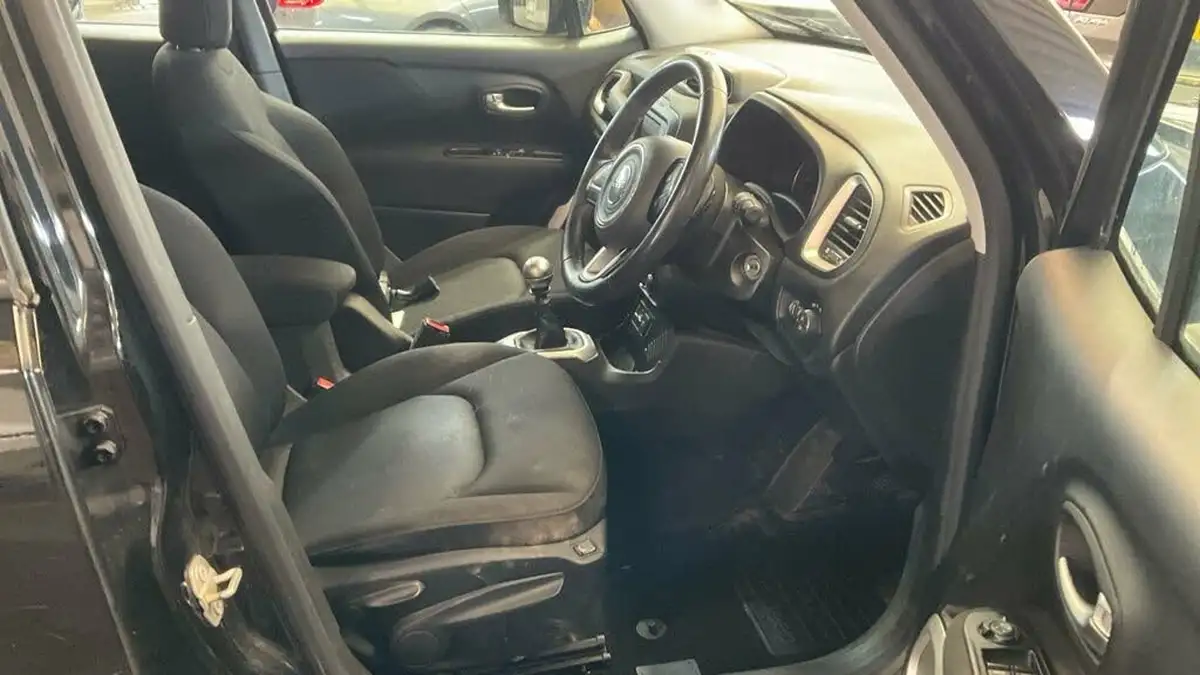 2015-jeep-renegade-14-multiair-ii-longitude-big-8