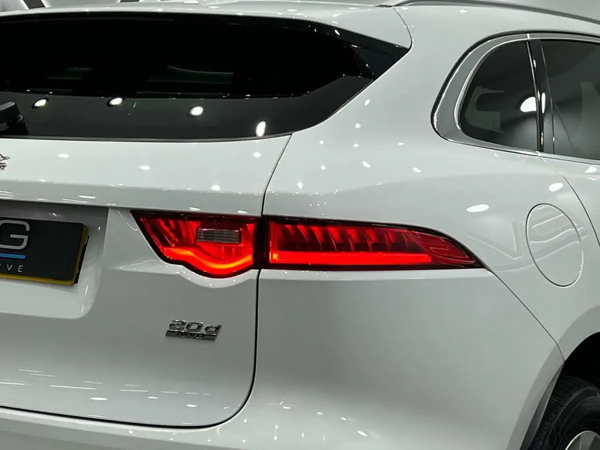 2017-jaguar-f-pace-20-i4d-prestige-180ps-awd-auto-big-17