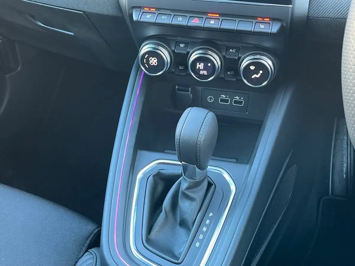 2024-renault-clio-16-esprit-alpine-big-23