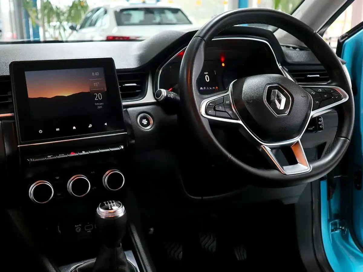 2021-renault-captur-13-tce-iconic-edition-big-21