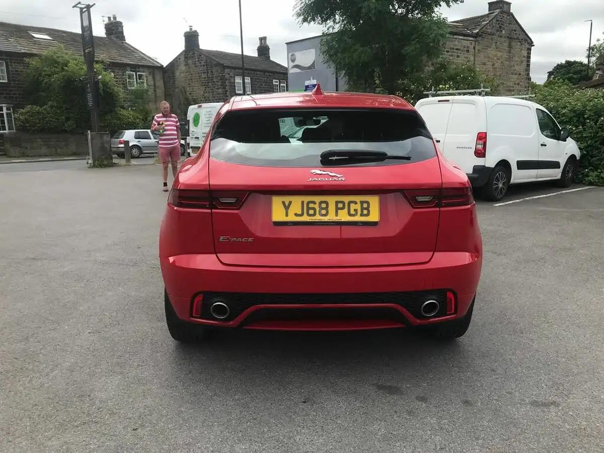2018-jaguar-e-pace-20-i4d-first-edition-big-21