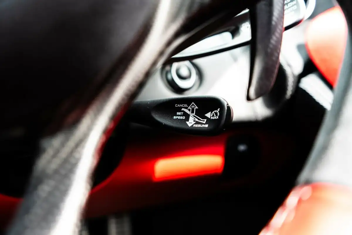 2018-mclaren-570s-38-coupe-big-6