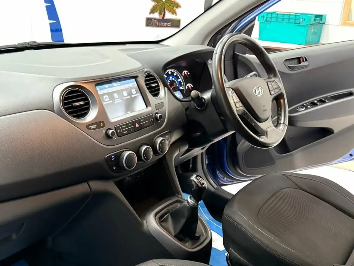 2019-hyundai-i10-10-play-big-3