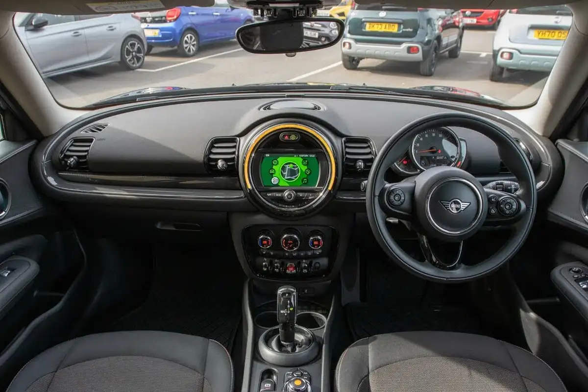 2018-mini-clubman-15-cooper-classic-ss-auto-big-3
