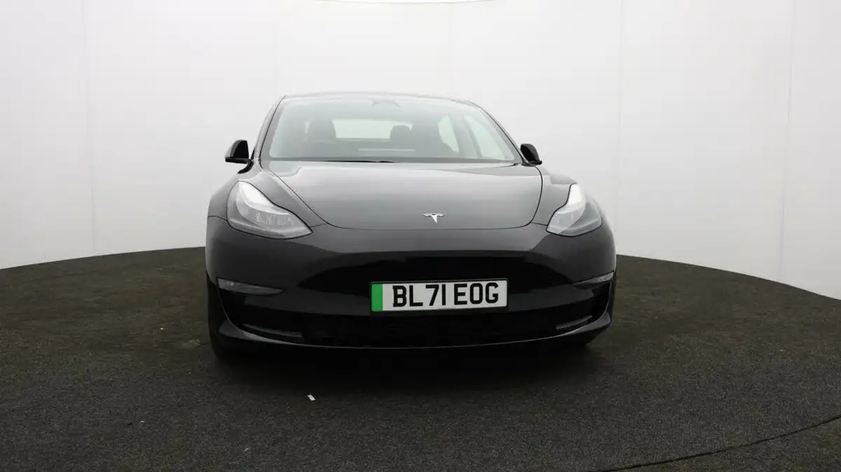 2022-tesla-model-3-e-long-range-big-52