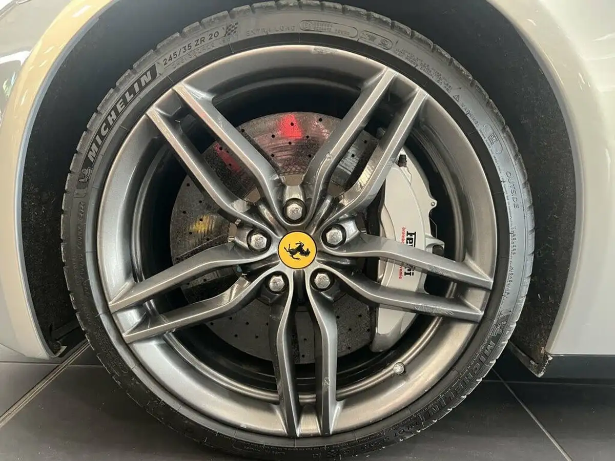 2012-ferrari-ff-63-big-14