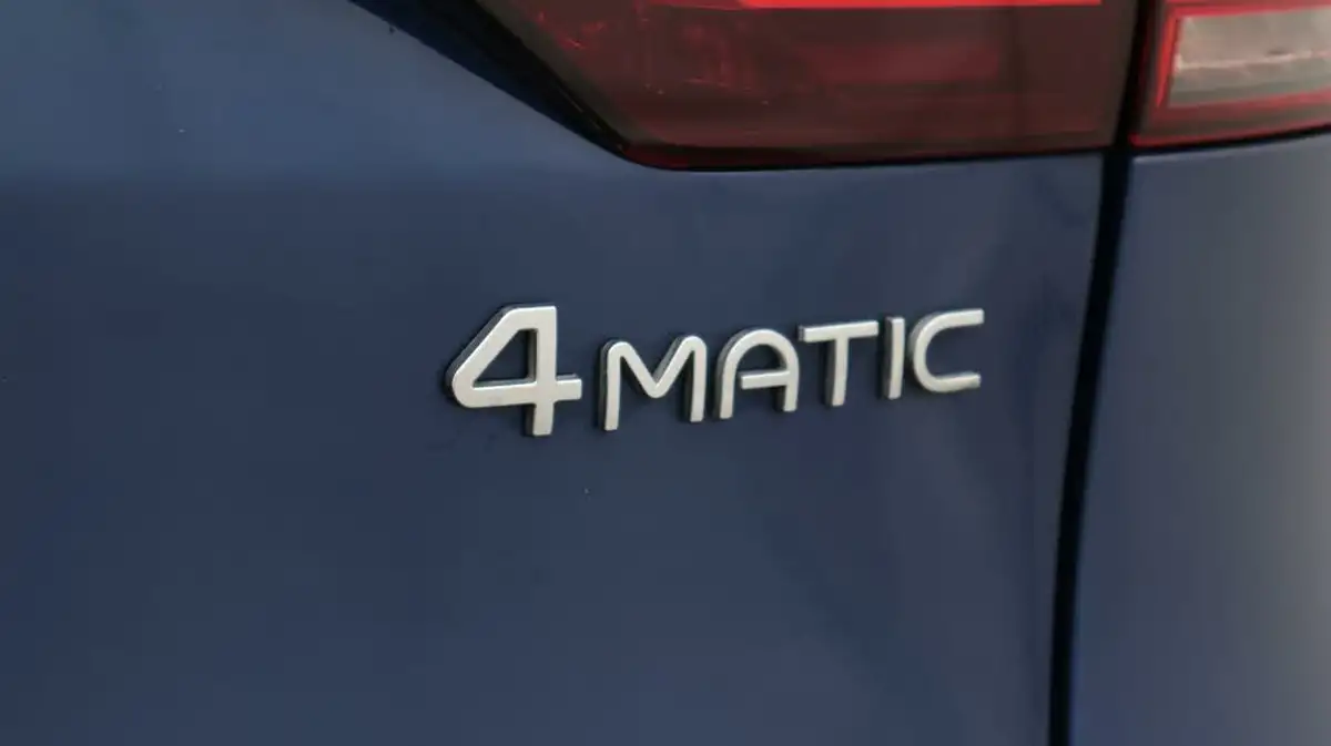 2022-mercedes-benz-eqc-e-eqc-400-amg-line-big-23