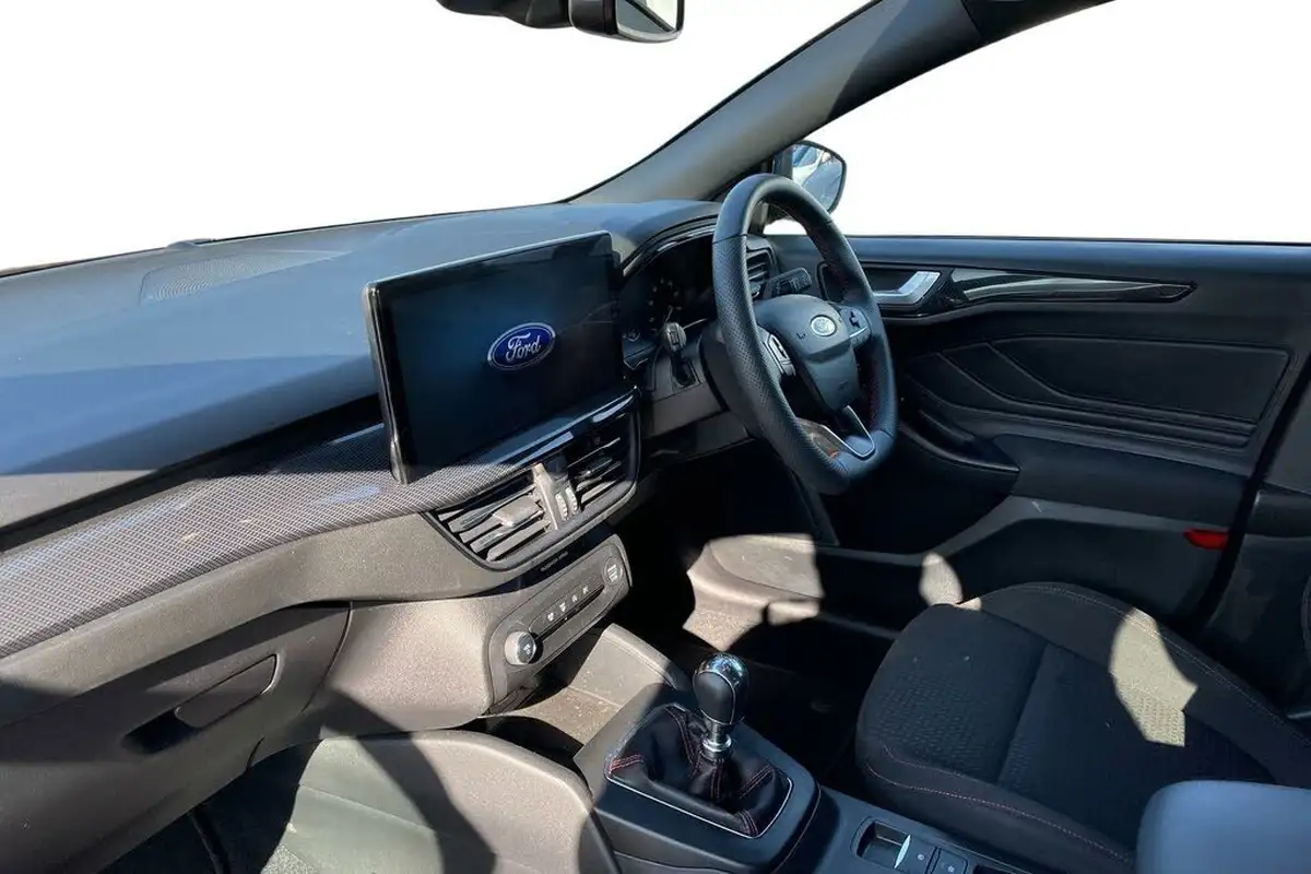 2022-ford-focus-10t-st-line-125ps-hatchback-big-6