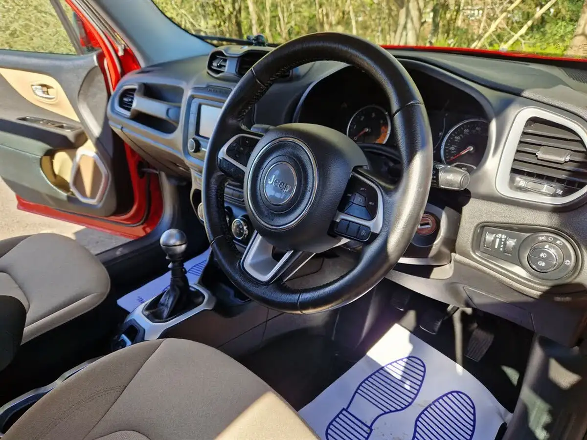 2015-jeep-renegade-20td-longitude-big-15
