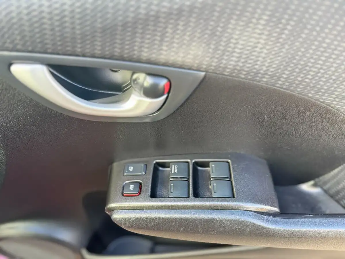 2015-honda-jazz-14-ex-big-25