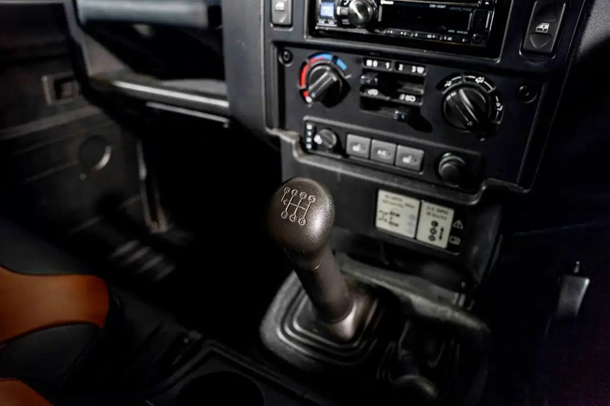 2016-land-rover-110-defender-22td-xs-22i-station-wagon-5-drs-big-26