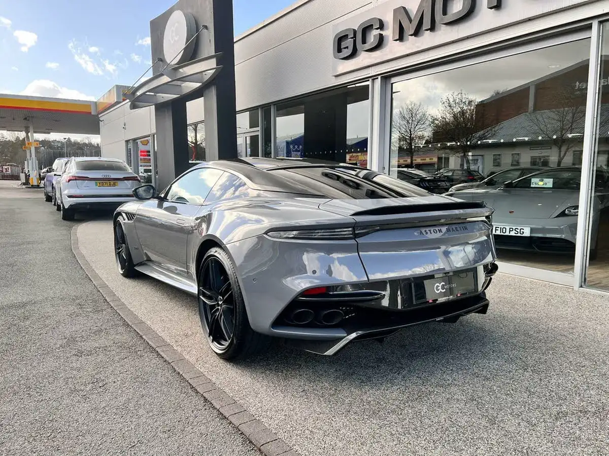 2021-aston-martin-dbs-52-v12-superleggera-big-4