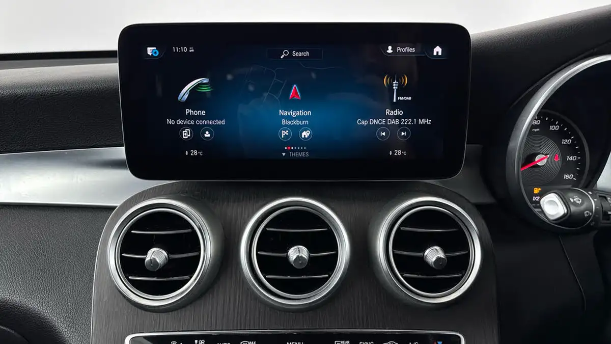 2019-mercedes-benz-glc-class-20d-glc220d-amg-line-station-wagon-5d-4matic-plus-big-11