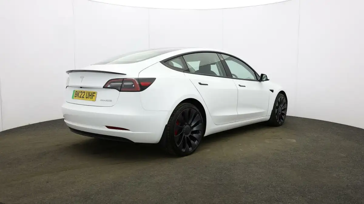 2022-tesla-model-3-e-performance-big-52
