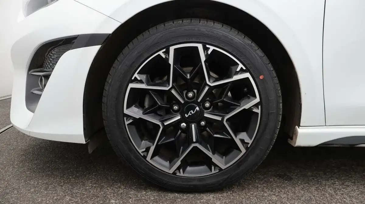 2022-kia-ceed-15-t-gdi-gt-line-big-18