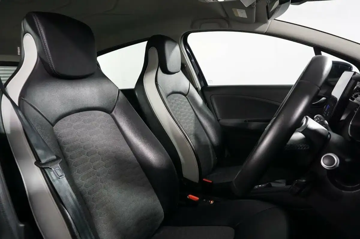 2021-renault-zoe-e-riviera-limited-edition-big-9