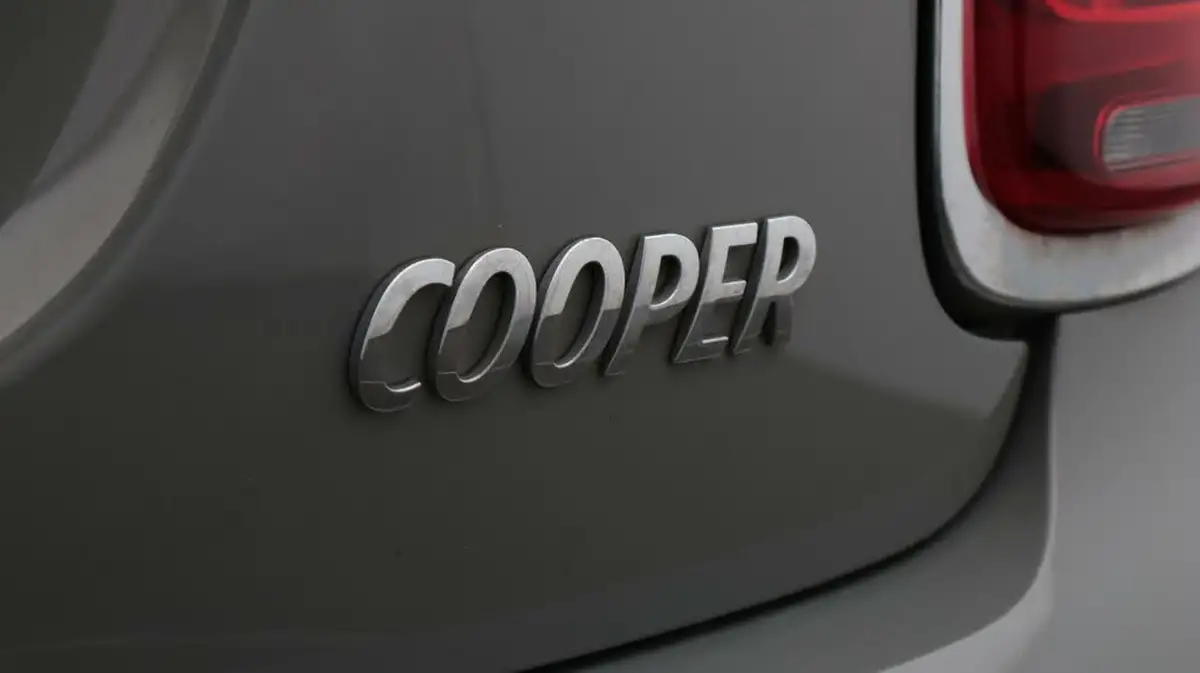 2019-mini-cooper-15-cooper-sport-hatchback-3d-big-21