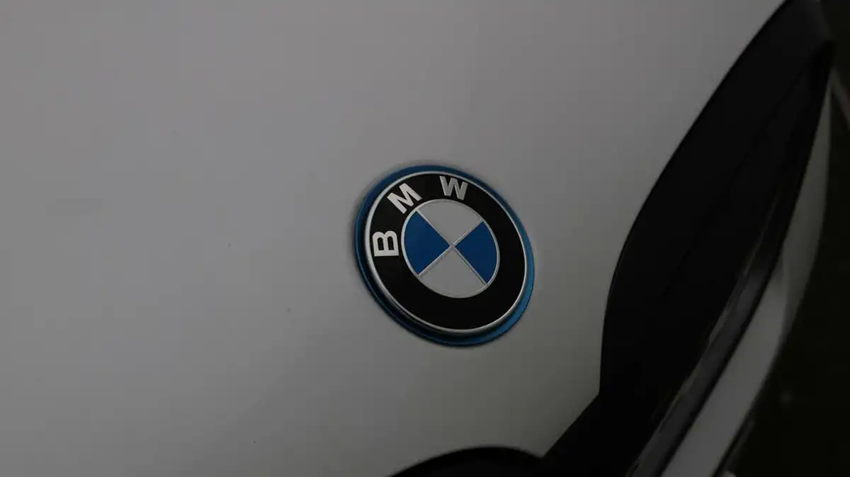 2021-bmw-ix3-e-premier-edition-big-24