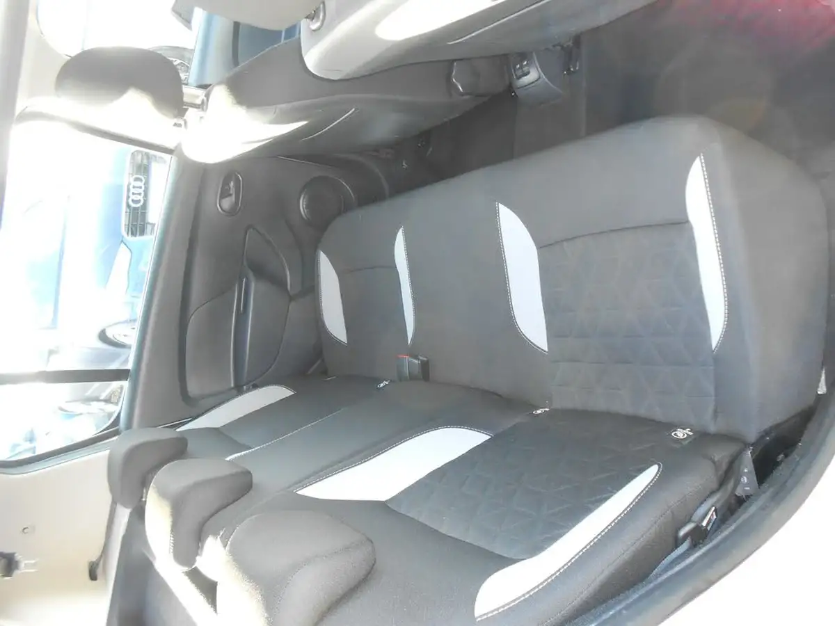 2015-dacia-sandero-stepway-15dci-laureate-big-33