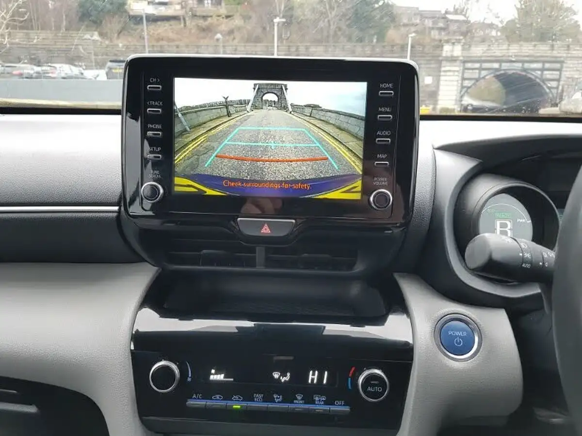 2022-toyota-yaris-cross-15-vvt-i-icon-big-10