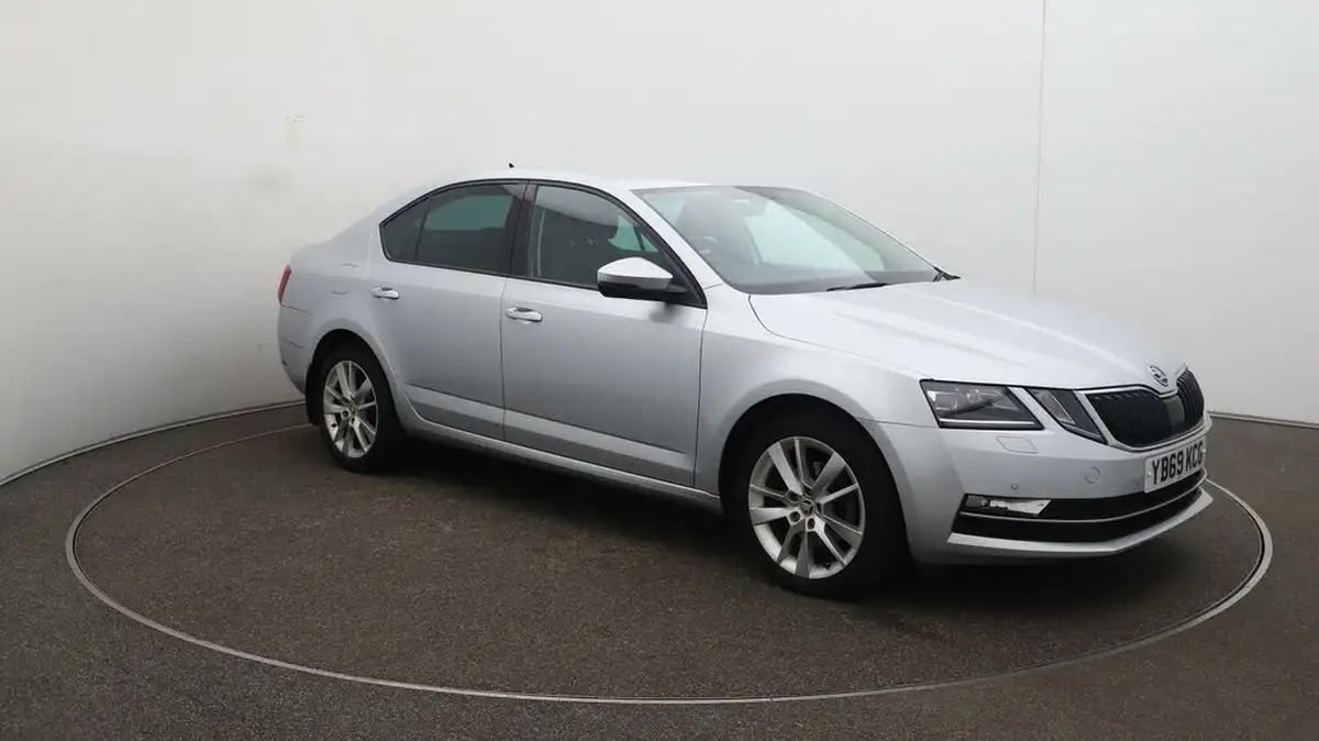 2019-skoda-octavia-20tdi-se-l-hatchback-big-1