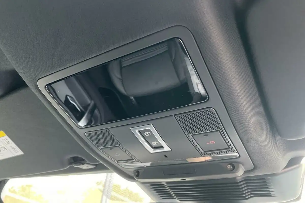 2024-land-rover-discovery-sport-15-p300e-dynamic-se-big-48