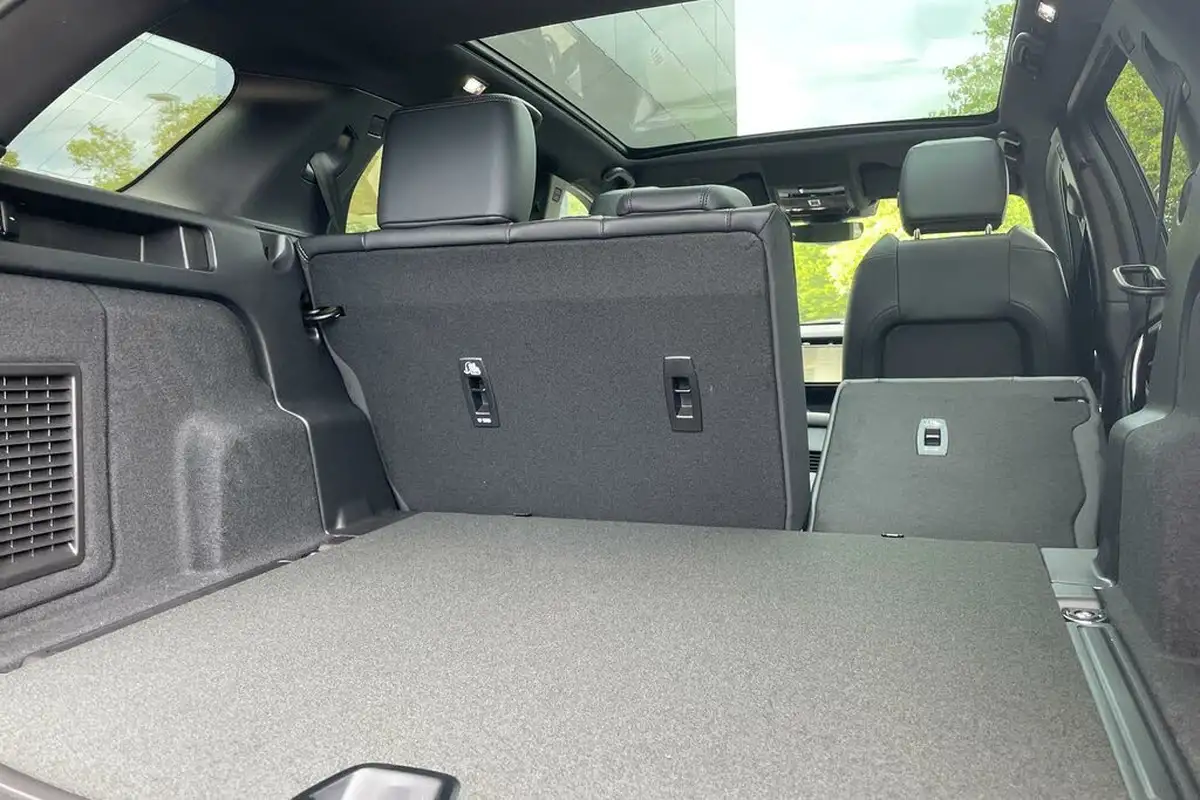 2024-land-rover-discovery-sport-15-p300e-dynamic-se-big-25